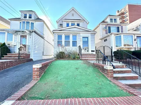 62-80 Austin St, Rego Park, NY 11374