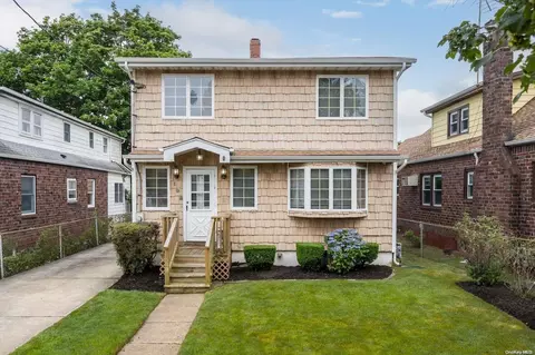 198 Moody Ave, Freeport, NY 11520