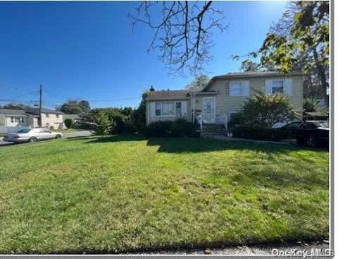 184 Grenada Ave, Roosevelt, NY 11575
