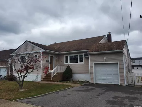 548 Miller Ave, Freeport, NY 11520