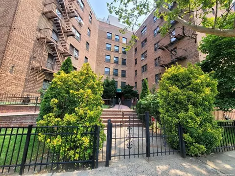 139-05 85th Dr #2G, Jamaica, NY 11435