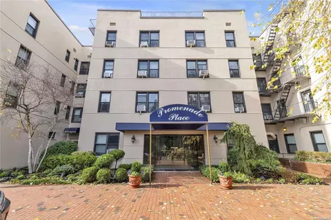 11 Wooleys Ln #1L, North Hempstead, NY 11023