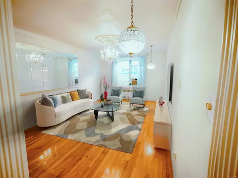 34-15 74 St #J3, New York, NY 11372