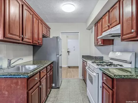 34-25 150th Place Pl #2E, New York, NY 11354