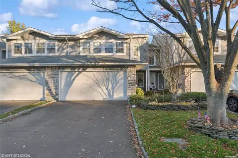 7 Hampshire Ct #7, Holbrook, NY 11741