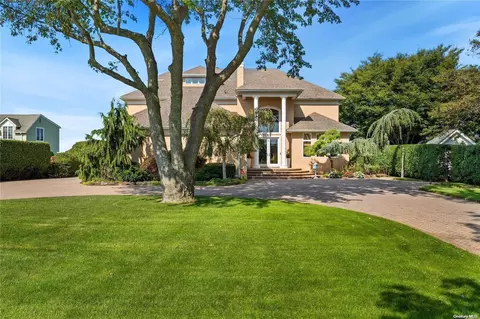 22 Beech Rd, Islip, NY 11751 photo 1
