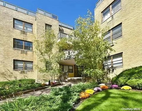 5 Schenck Ave #3E, North Hempstead, NY 11021