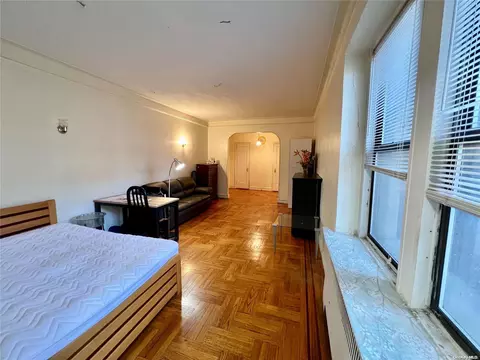 43-55 Kissena Blvd #3E, New York, NY 11355