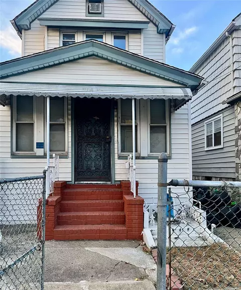 184-15 90th Ave, New York, NY 11423