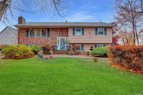 44 Old Haverstraw Rd, Clarkstown, NY 10920
