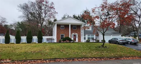 27 Teele Dr, Coram, NY 11727