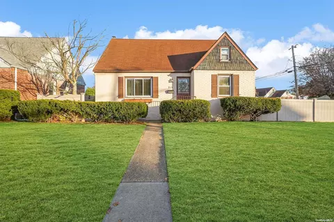 715 Uniondale Ave, Uniondale, NY 11553