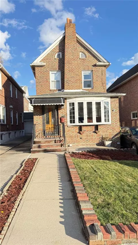 54-13 65 Pl, New York, NY 11378