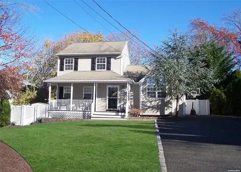 57 Zenith Rd, Rocky Point, NY 11778