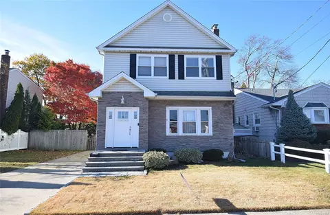 2860 Clarendon Rd, Oceanside, NY 11572