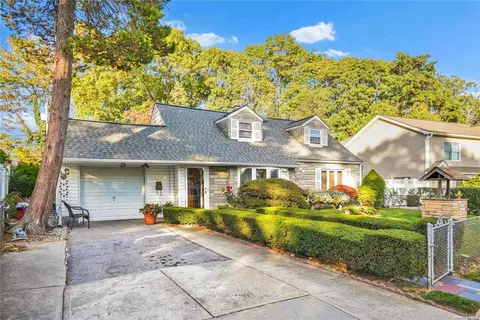 1260 Bretton Rd, Valley Stream, NY 11580