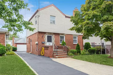1086 Tulip Ave, Franklin Square, NY 11010