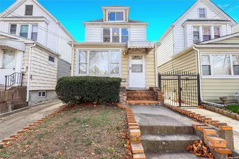 62-94 Austin St, New York, NY 11374