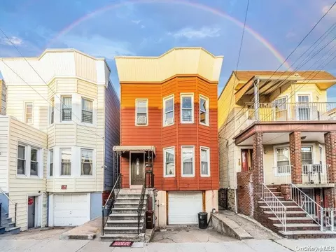1720 Saint Peters Ave, New York, NY 10461