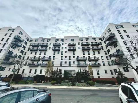 100 W Broadway #105, Long Beach, NY 11561