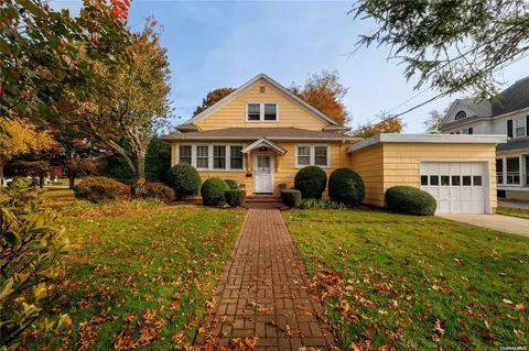 45 Irving Pl, Rockville Centre, NY 11570