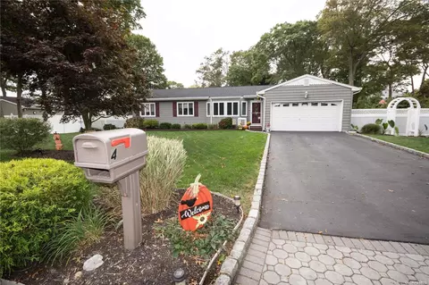 4 Henry, Brookhaven, NY 11772