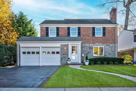 190 Fonda Rd, Rockville Centre, NY 11570
