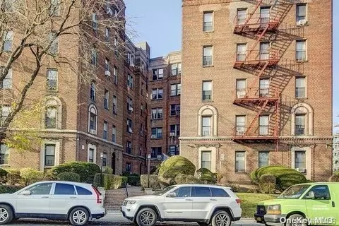 115-25 84 Ave #6J, New York, NY 11415