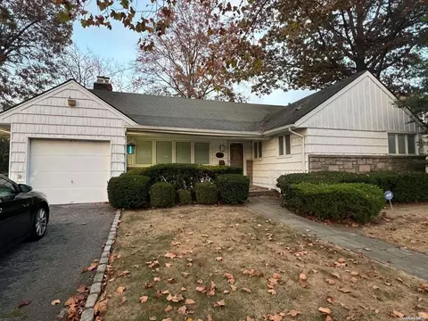 558 Green Pl, Woodmere, NY 11598