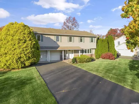 39 Wintercress Ln, East Northport, NY 11731