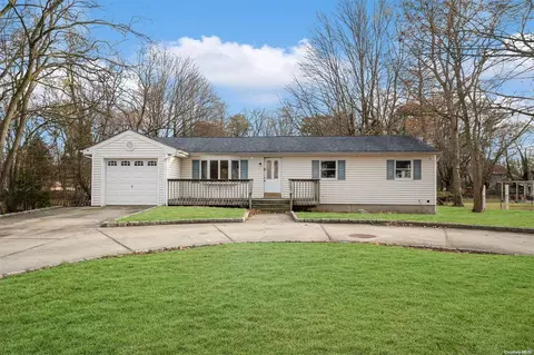 496 Ocean Ave, Central Islip, NY 11722