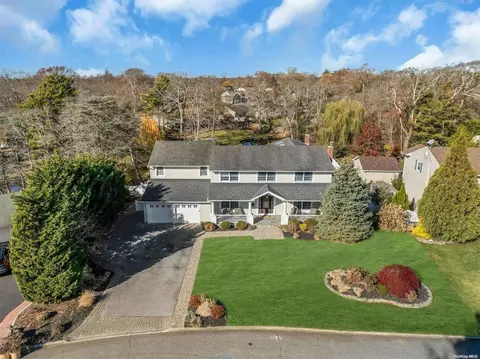 182 Shadybrook Ln, West Islip, NY 11795