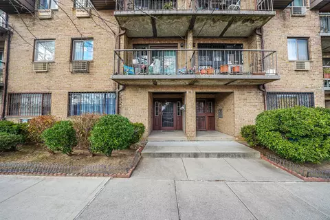 87-05 57th Rd #46, Elmhurst, NY 11373
