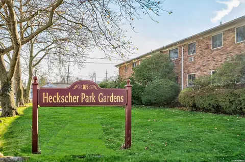 105 Prime Ave #B3, Huntington, NY 11743