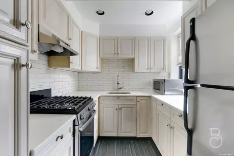 22-46 79th St #3B, East Elmhurst, NY 11370