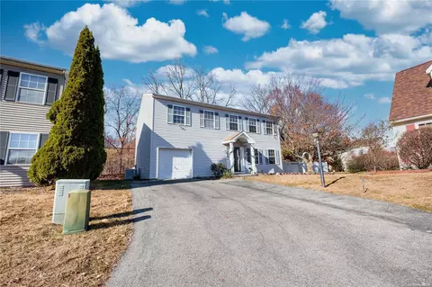 20 Mews Aly, Arlington, NY 12603