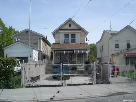 141-18 Lakewood Ave, New York, NY 11435