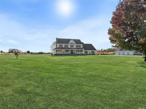 173 Pier Ave, Riverhead, NY 11901