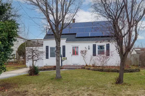 85 Jedwood Pl, Valley Stream, NY 11581