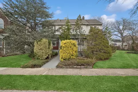32 Harvard Ave, Hewlett, NY 11557