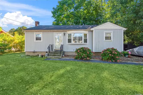 Undisclosed, Dix Hills, NY 11746