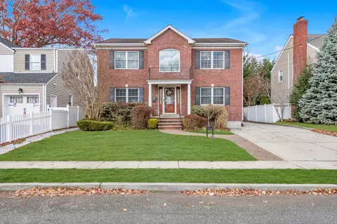 5 Newkirk Ave, East Rockaway, NY 11518