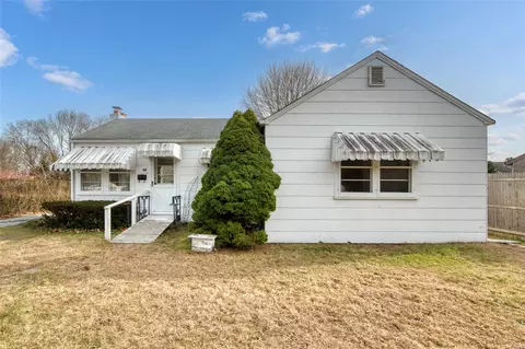 60 Miller Ln E, East Hampton, NY 11937