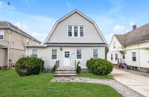 33 Harrison Ave, Lynbrook, NY 11563