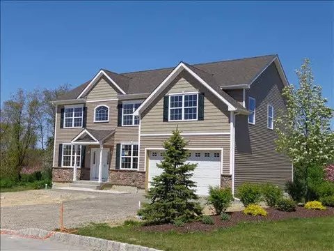 20 Thames Road, Poughkeepsie, NY 12603 photo 1