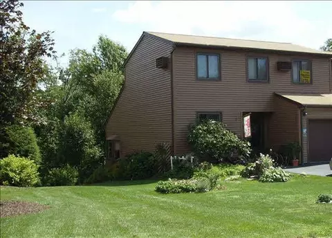 41 Tamarack Cir #41, Fishkill, NY 12524 photo 1