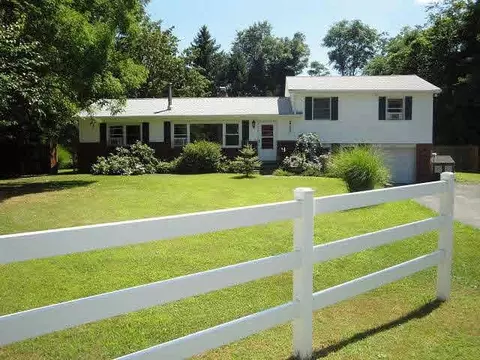 2 Aspinwall Rd, Red Hook, NY 12571 photo 1