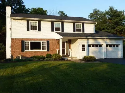 4 Frederick Dr, Poughkeepsie, NY 12603 photo 1