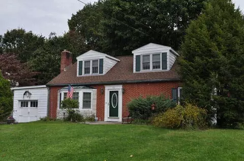 13 Field Ct, Poughkeepsie, NY 12601 photo 1