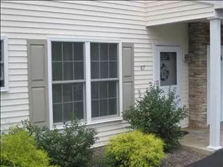 67 Aveonis Ct #67, Fishkill, NY 12524 photo 1